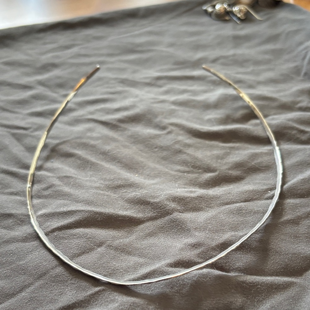 Hammered Metal Collar Necklace in 925 Silver